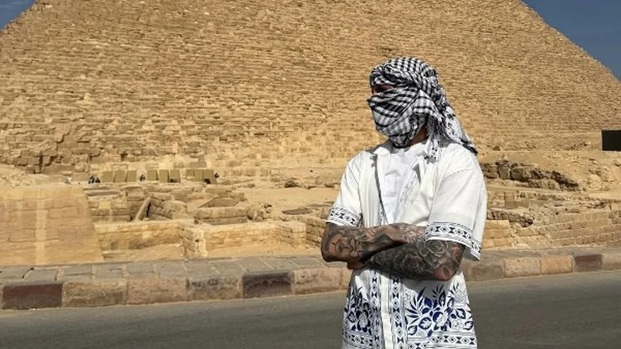 نجم تشيلسي في مصر.. أليخاندرو جارناتشو يوثق زيارته التاريخية للمعالم السياحية بالصور